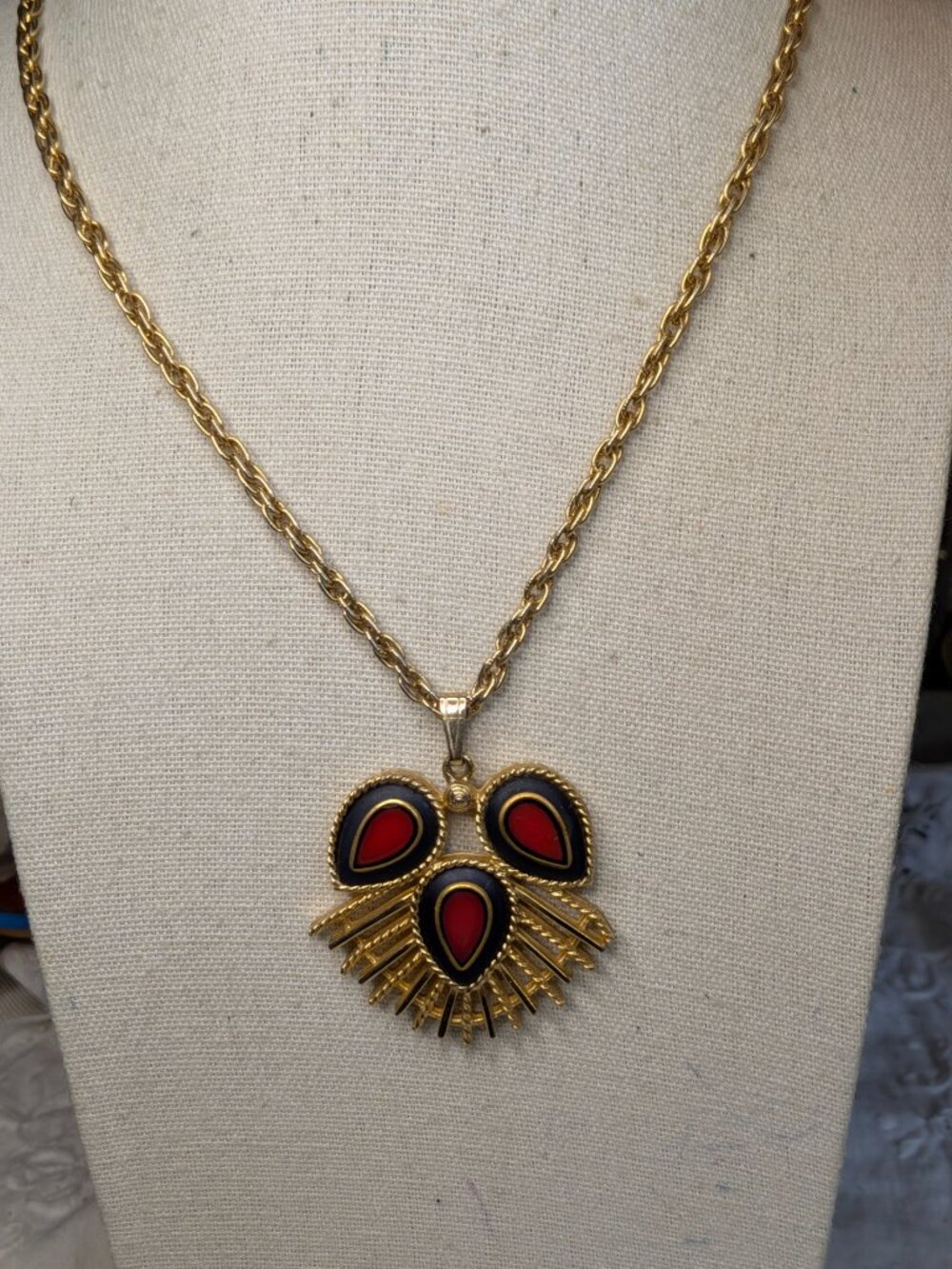 Sarah Coventry Dynasty Gold Plated Art Deco Necklace